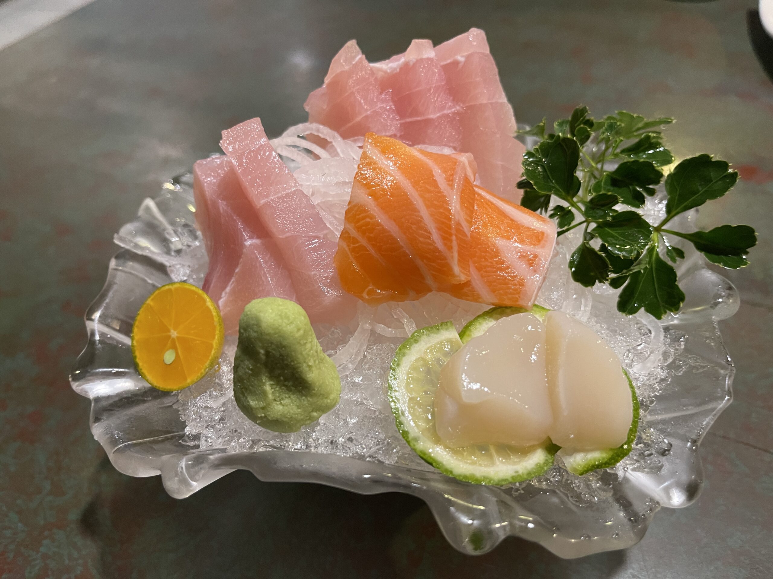 【台東美食】天野日本料理，超級鮮嫩生魚片與干貝，價格平實品質高級，1吃就會愛上的美味