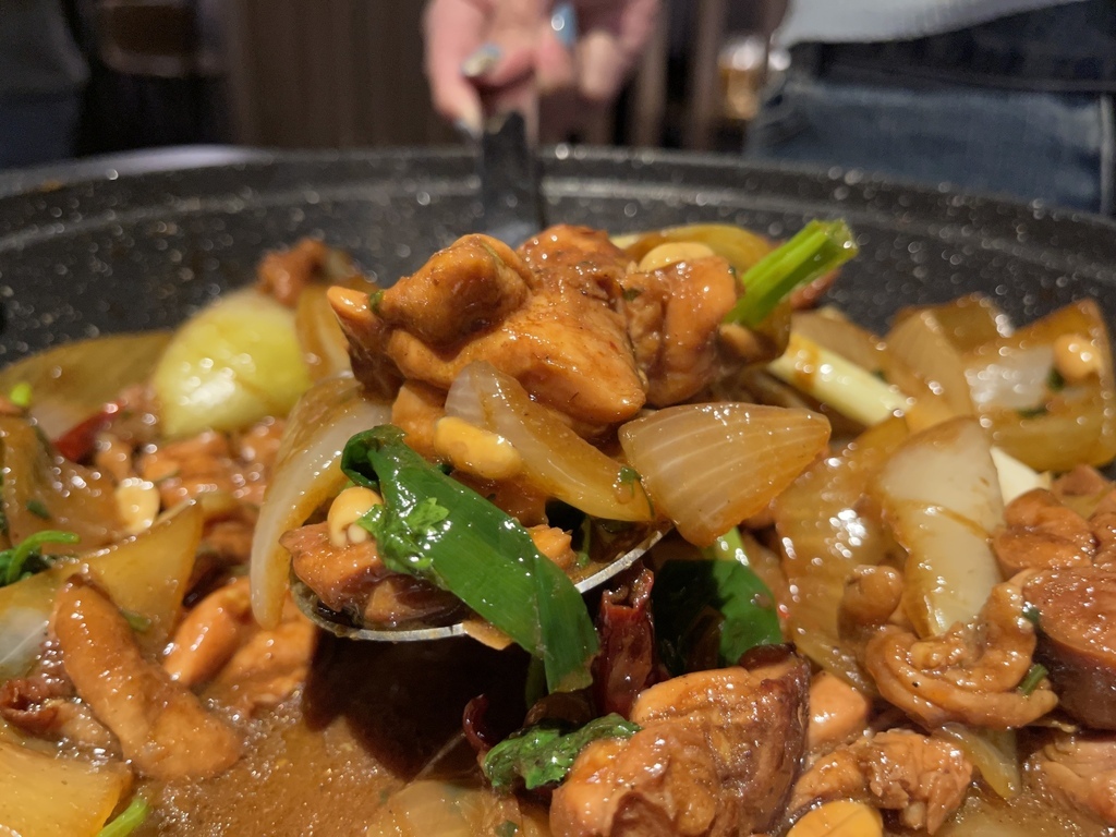 台北中山美食吉粵式雞煲，重口味鍋物超下飯