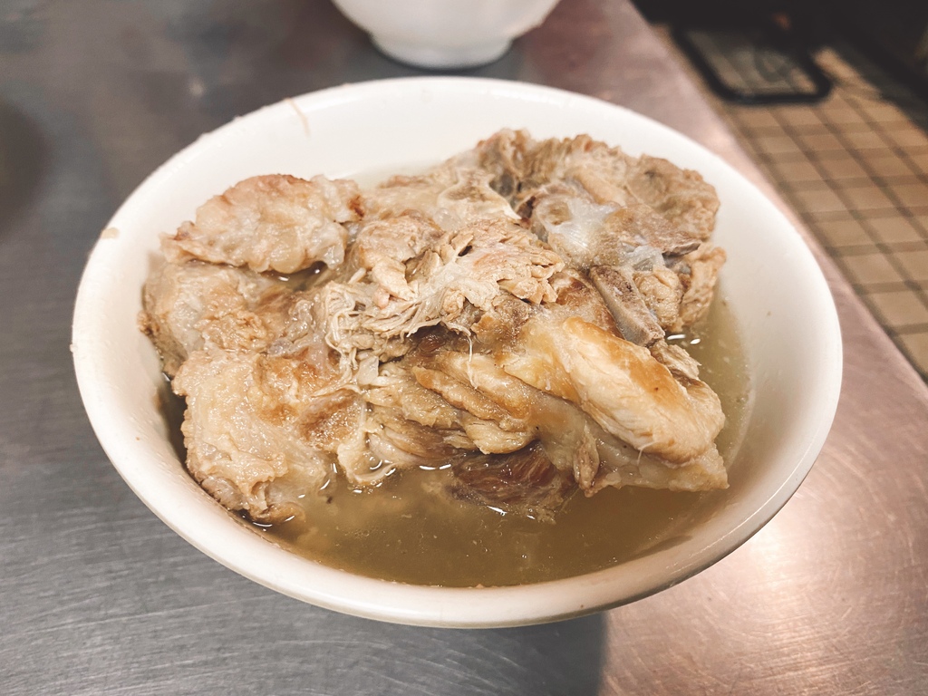 台北萬華美食和平西路原汁排骨湯，龍山寺美食，拜完來一碗身心靈舒暢